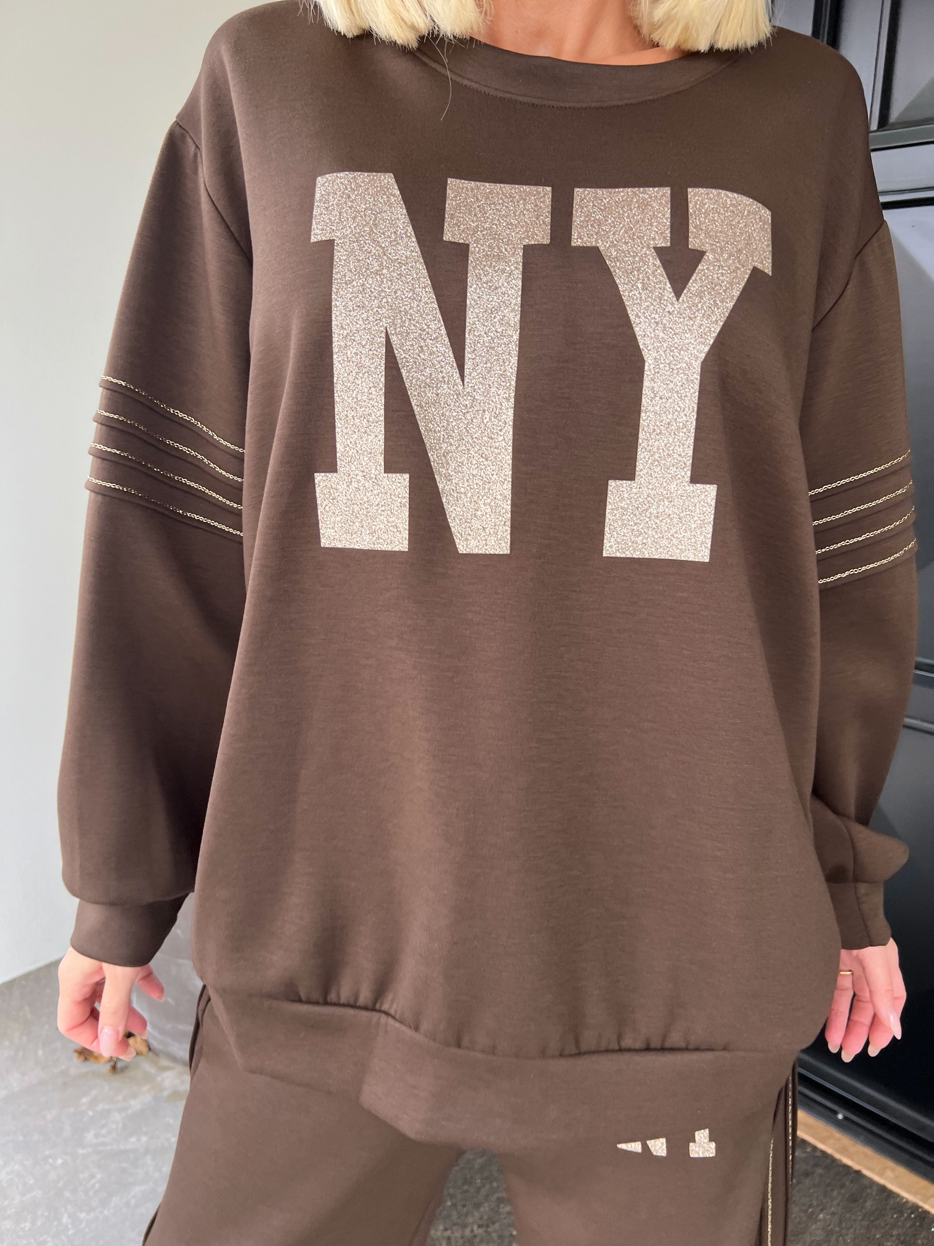 Dream NY - Plus size joggingsæt i viskose med glitrende NEW YORK-tekst på maven